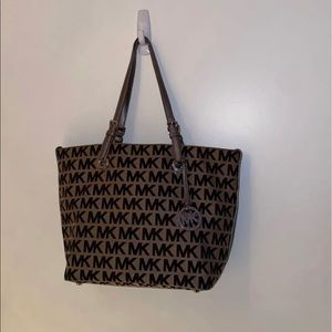 Michael Kors Signature tote bag
